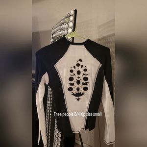 Free people Logo 3/4 zip